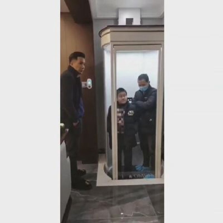 Customizable 2-Floor Home Capsule Elevator